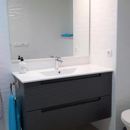 Tasteful In With Shared Pool Apartment